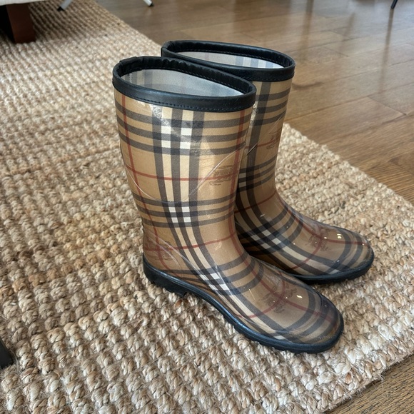 Burberry Rainboots - Picture 1 of 4